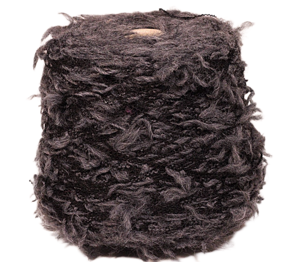 Veruchka - pikakarvaline efektlõng villaga, 100g, pehme ja karvane lõng Itaaliast.