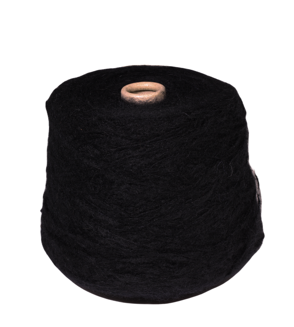 Lisa c.999 black, cone yarn